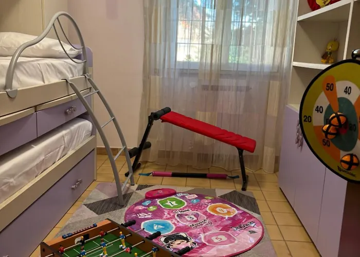 Grelly's House - In - 50 Meters From The Metro דירה