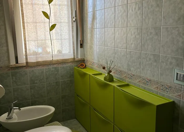 Grelly's House - In - 50 Meters From The Metro דירה *