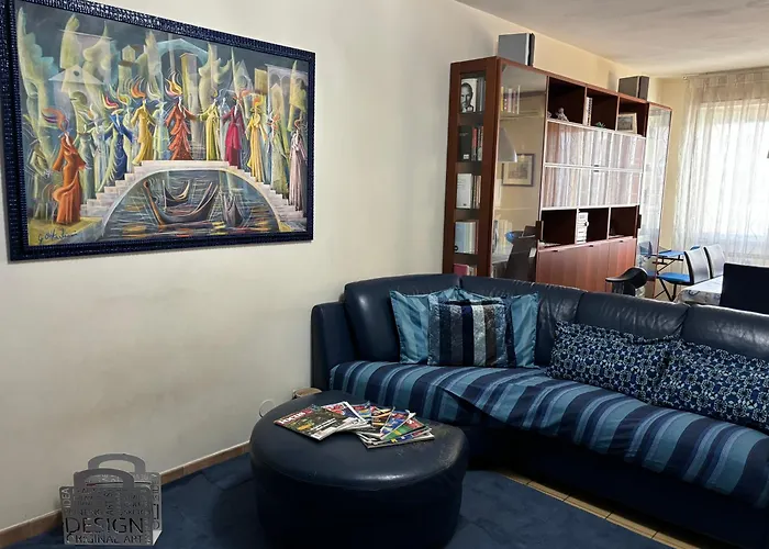 Grelly's House - In - 50 Meters From The Metro דירה *