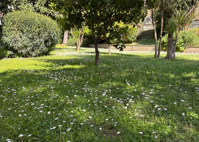 Grelly's House - In - 50 Meters From The Metro דירה